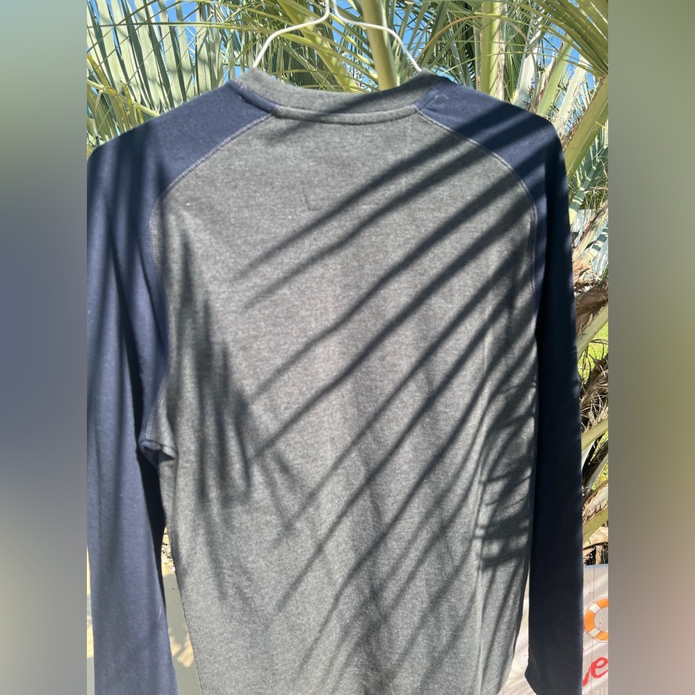 Banana Republic Crew Tee | Medium - Picture 2 of 2